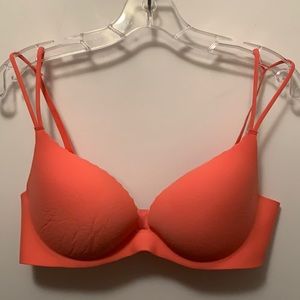 Victoria’s Secret 38C Coral Bra